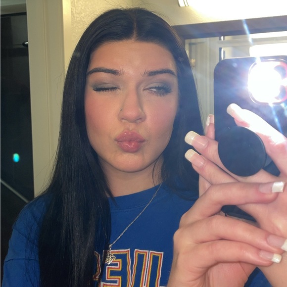 Meet your Posher, Skylar - Picture 2 of 3